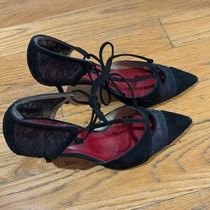 Gorgeous shoes with lace from Carolina Herrera from Spain